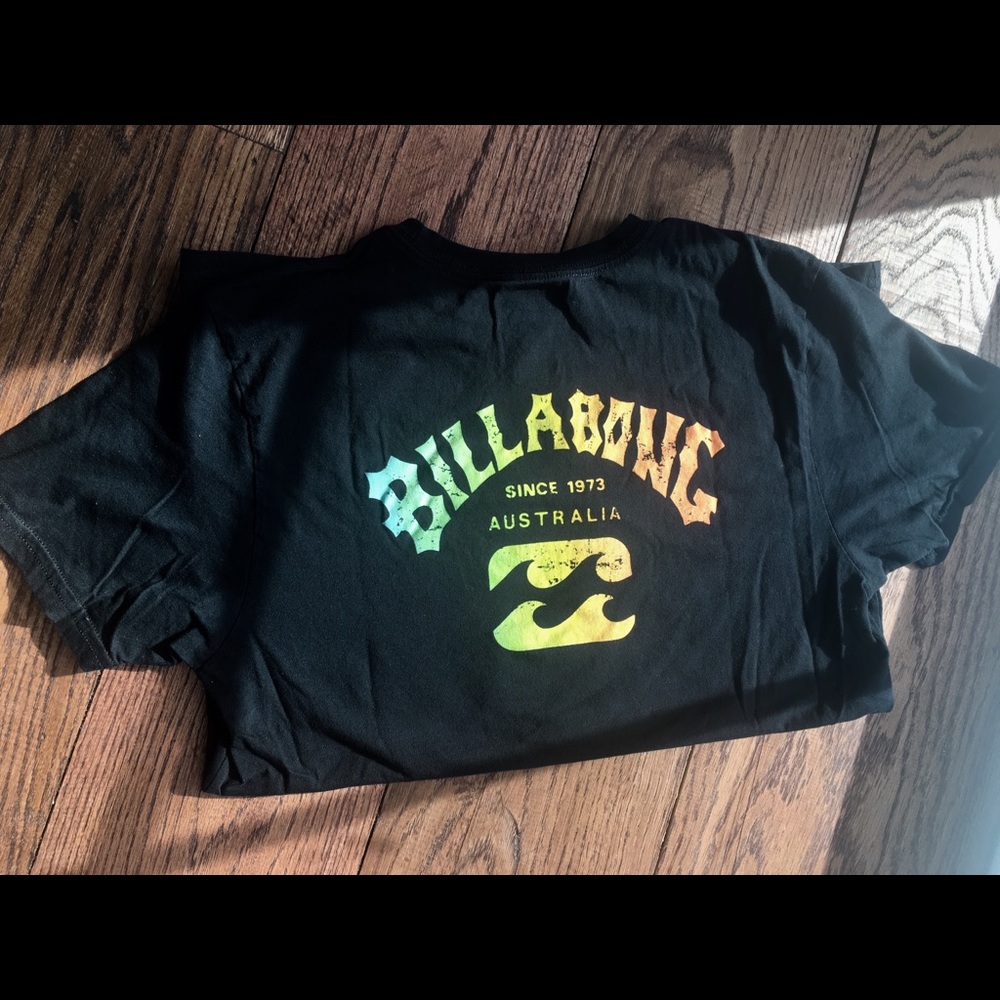 Black small Billabong T-shirt